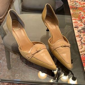 Kitten heel summer heels with rattan accents. Sz 8